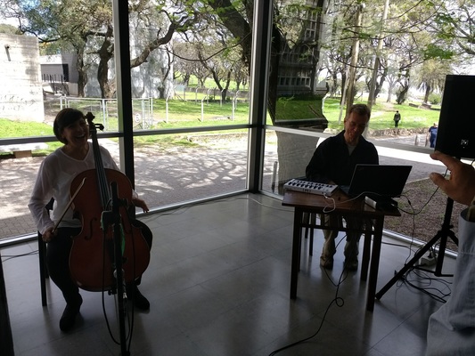Joachim Heintz performing with Lucrecia Basaldúa, violoncello.